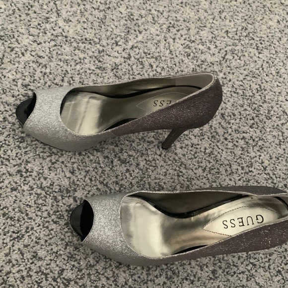 Size 8 ombré guess heels - Picture 3 of 5